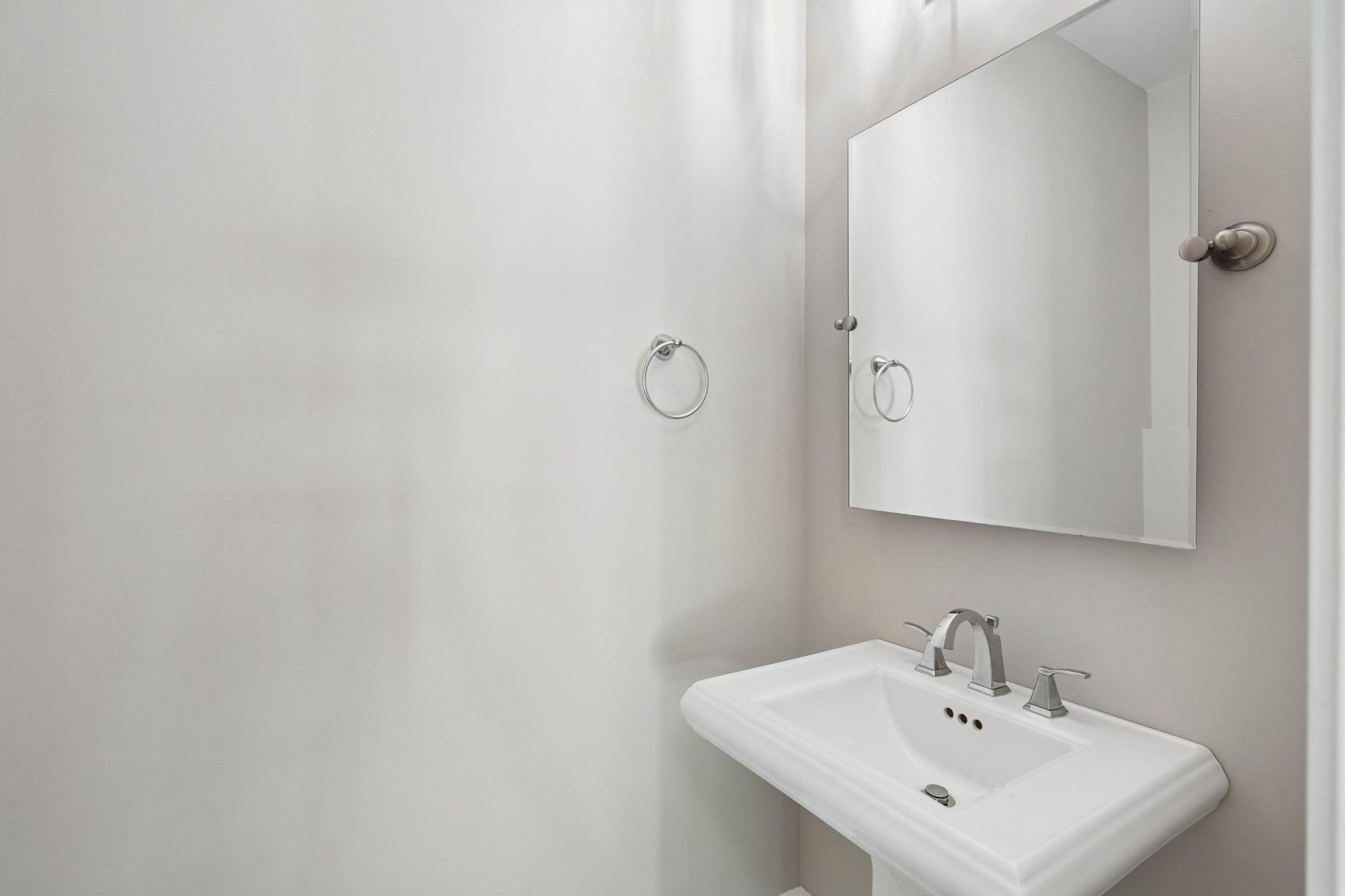958 Beehive Road Photo 38