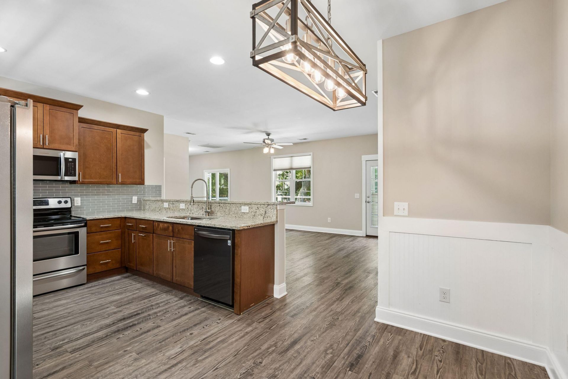 958 Beehive Road Photo 8