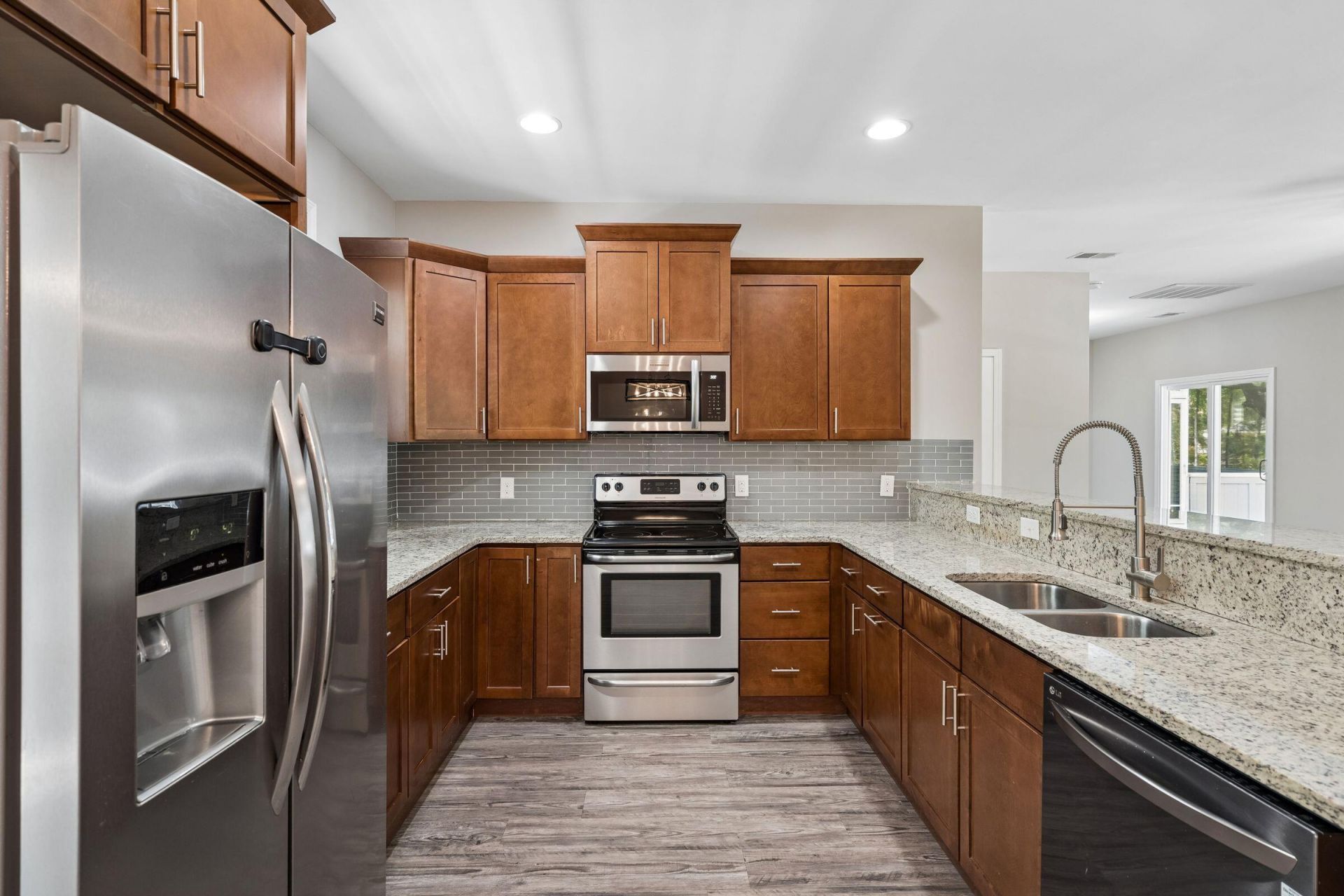958 Beehive Road Photo 9