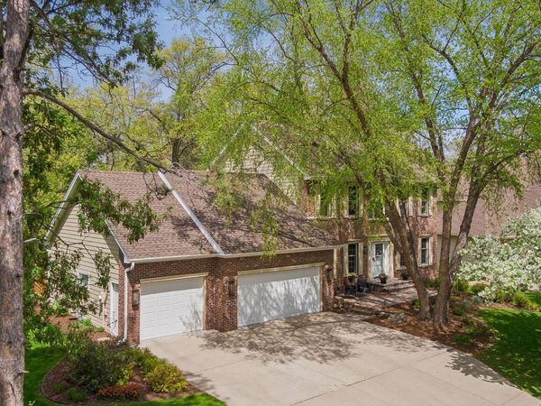 75 Wildridge Road, Mahtomedi, MN 55115