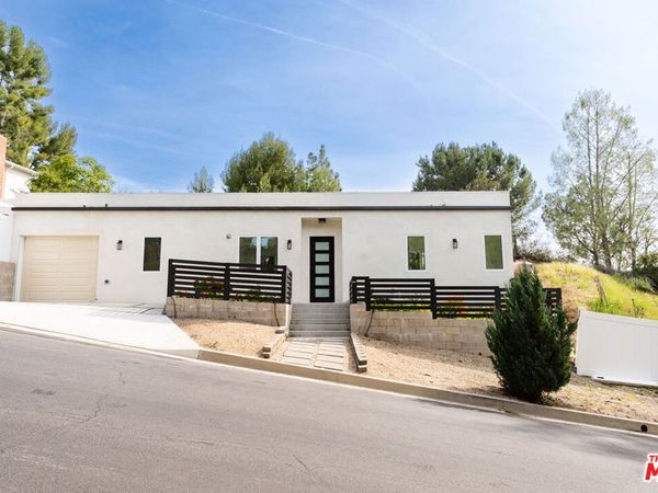 4724 N El Caballero Drive, Tarzana, CA 91356