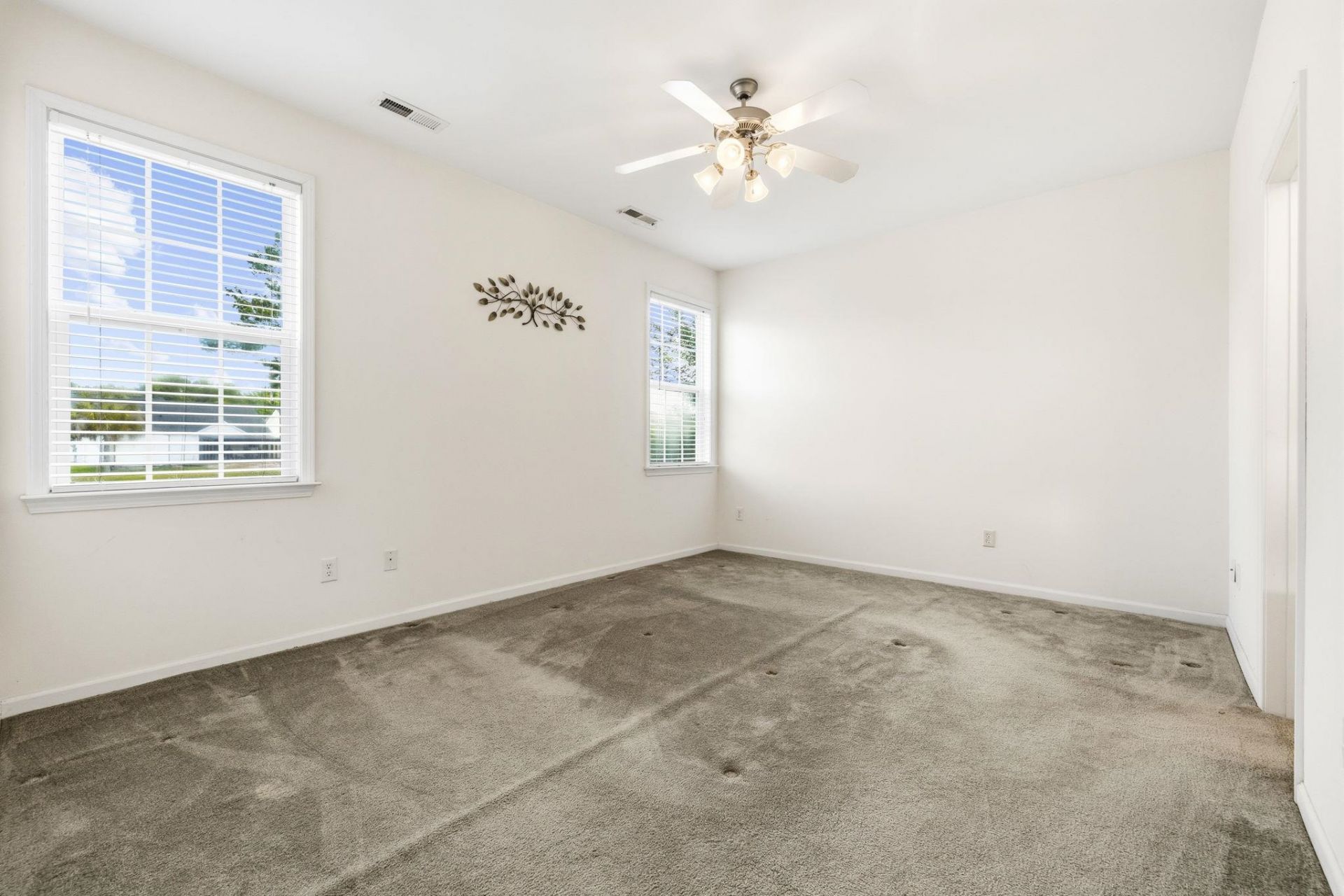 1136 Checkerberry St. Photo 14