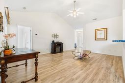 1136 Checkerberry St. photo 4