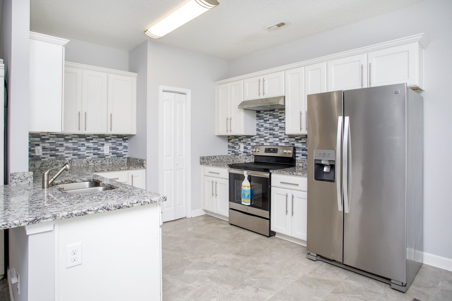 183 Fountain Pointe Ln.  Photo 6