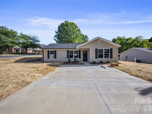 301 W 9th Street , Kannapolis, NC 28081