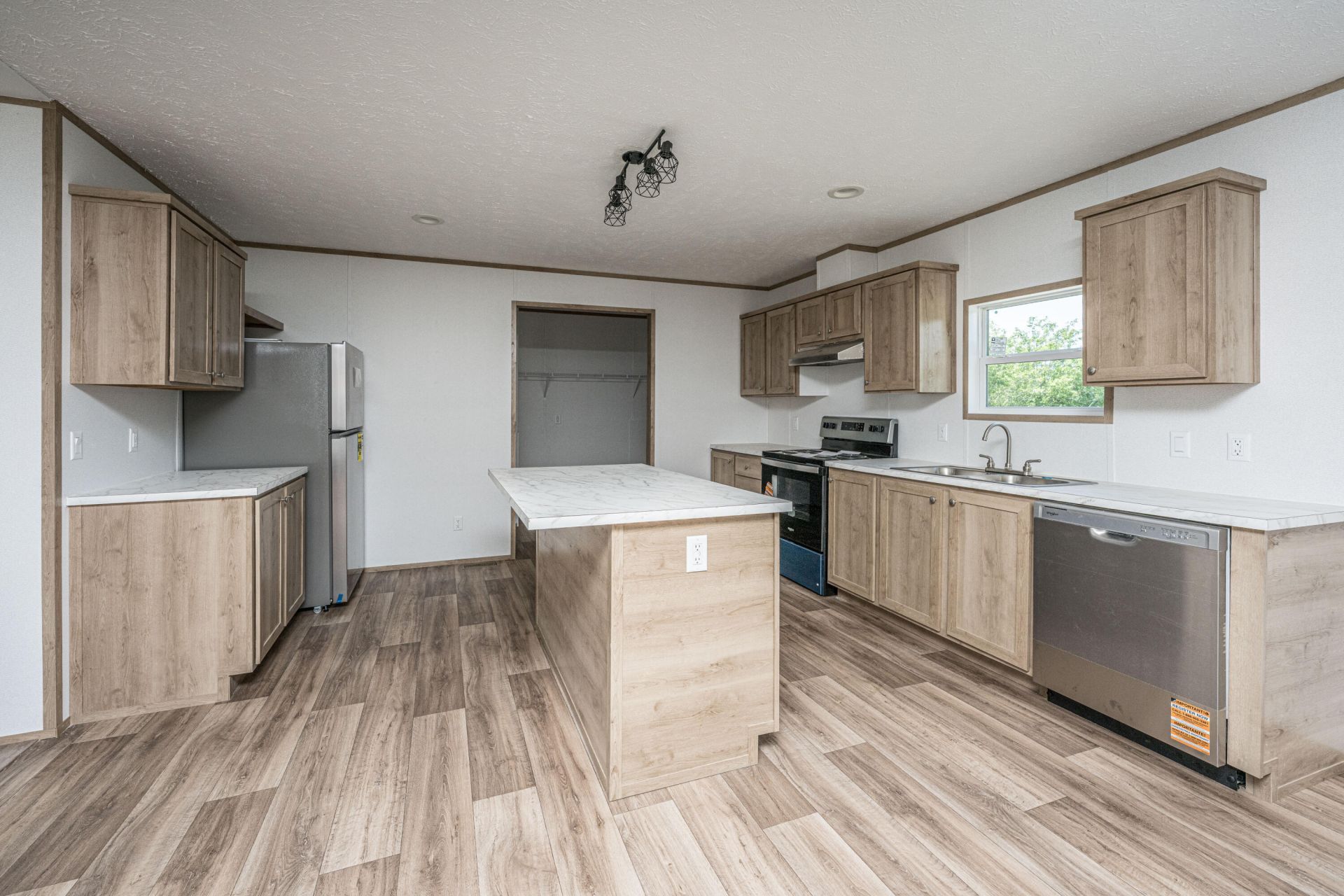 167 Davis Terrace Photo 13