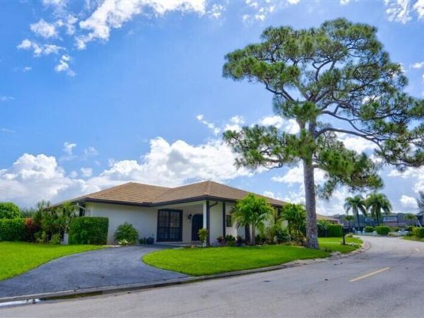 429 Pine Villa Drive, Atlantis, FL 33462