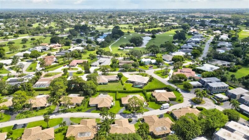 429 Pine Villa Drive, Atlantis, FL 33462 Photo