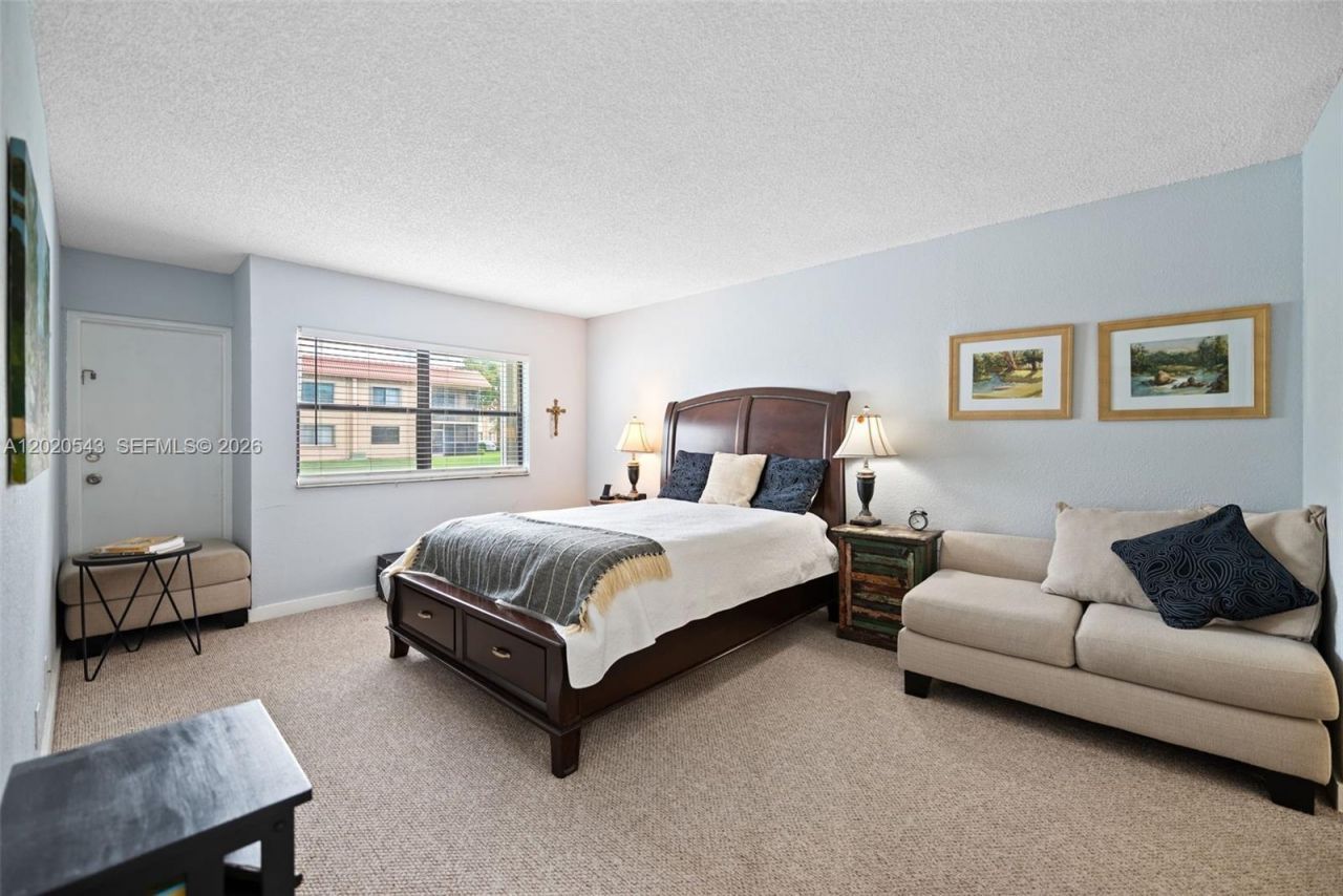 200 Lakeview Dr , Unit 113, Weston, FL 33326 Photo