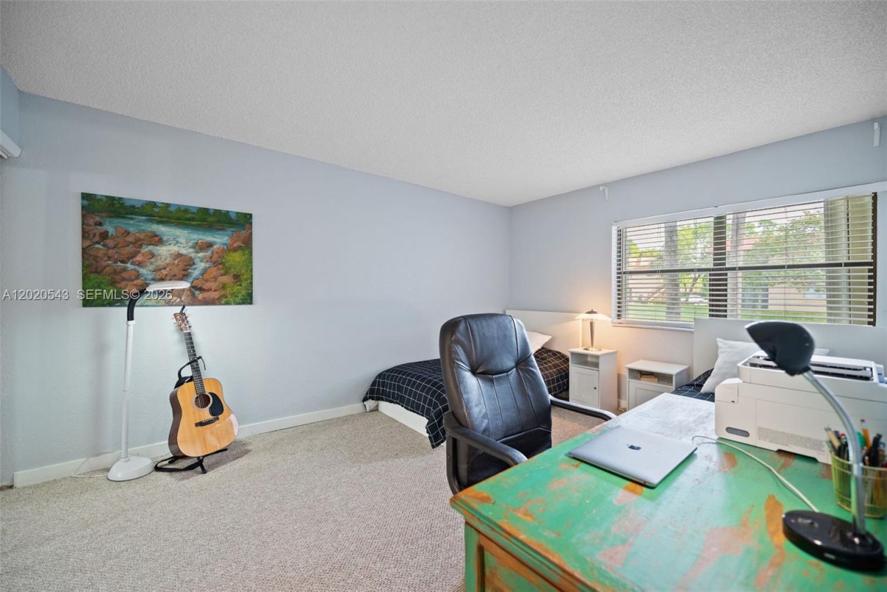 200 Lakeview Dr , Unit 113, Weston, FL 33326 Photo