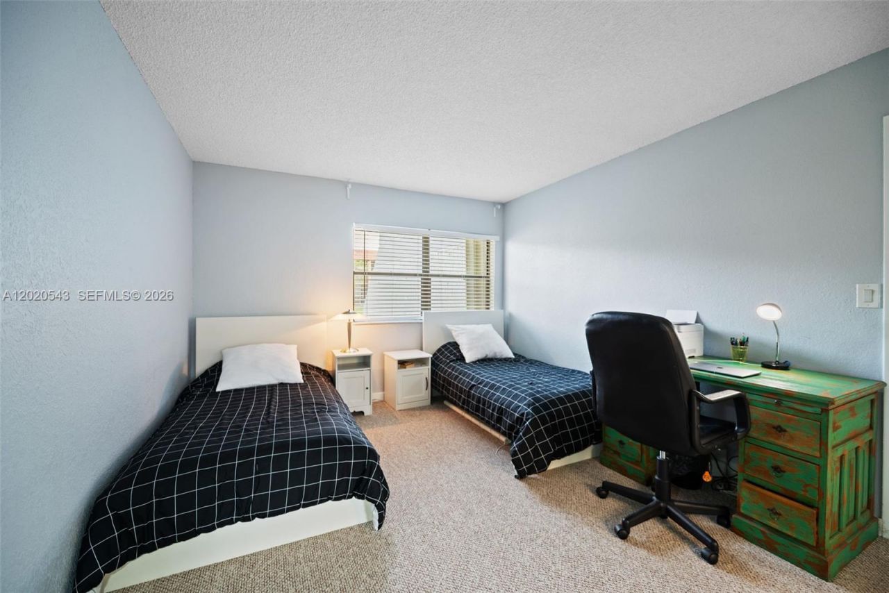 200 Lakeview Dr , Unit 113, Weston, FL 33326 Photo