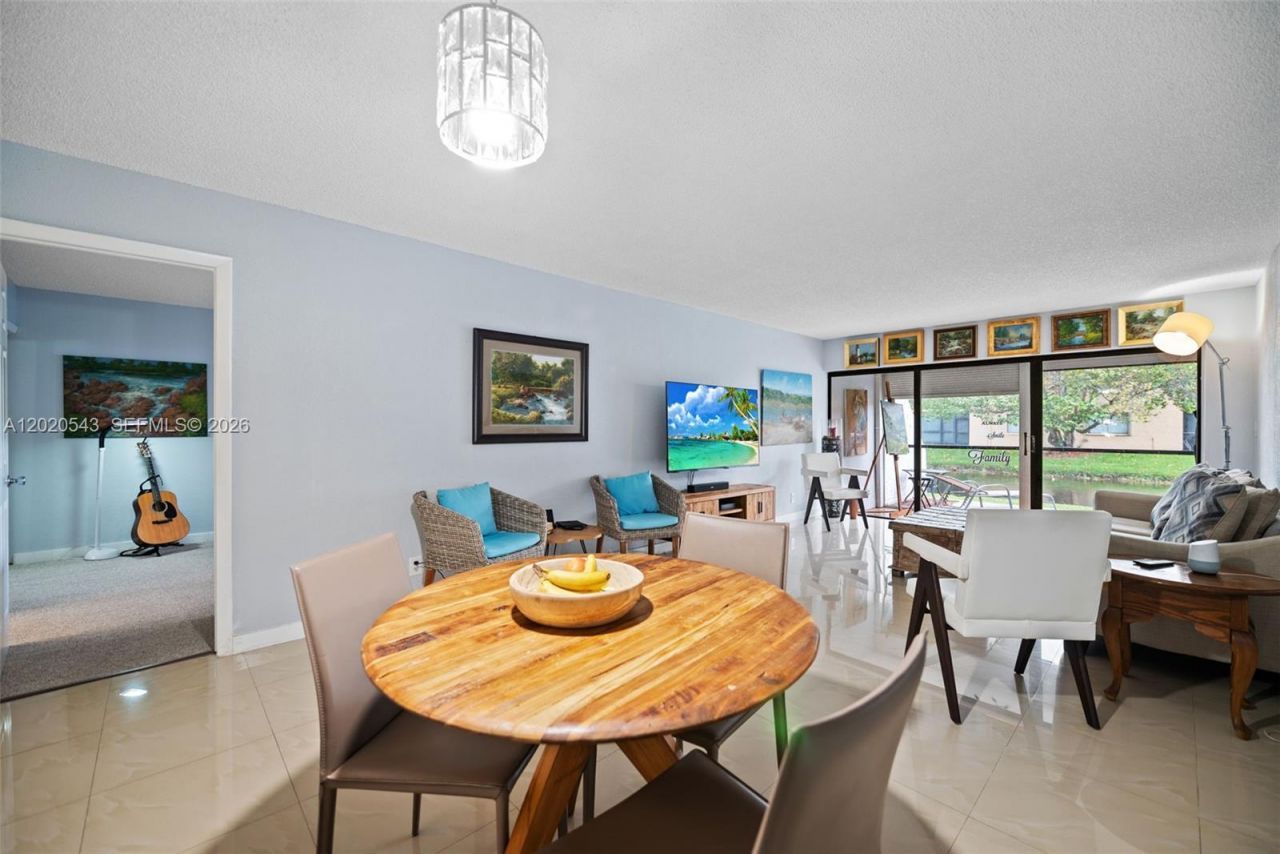 200 Lakeview Dr , Unit 113, Weston, FL 33326 Photo
