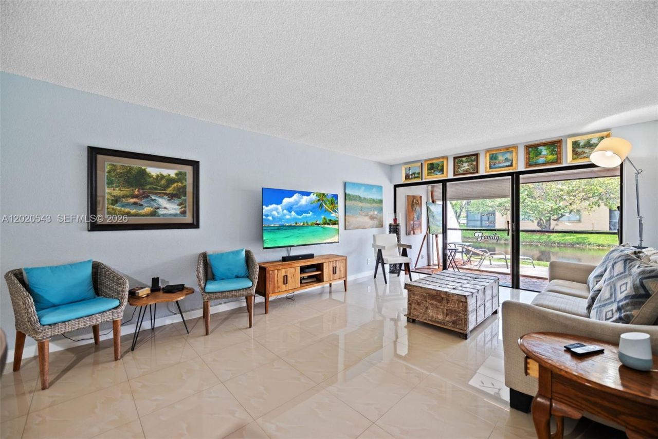 200 Lakeview Dr , Unit 113, Weston, FL 33326 Photo