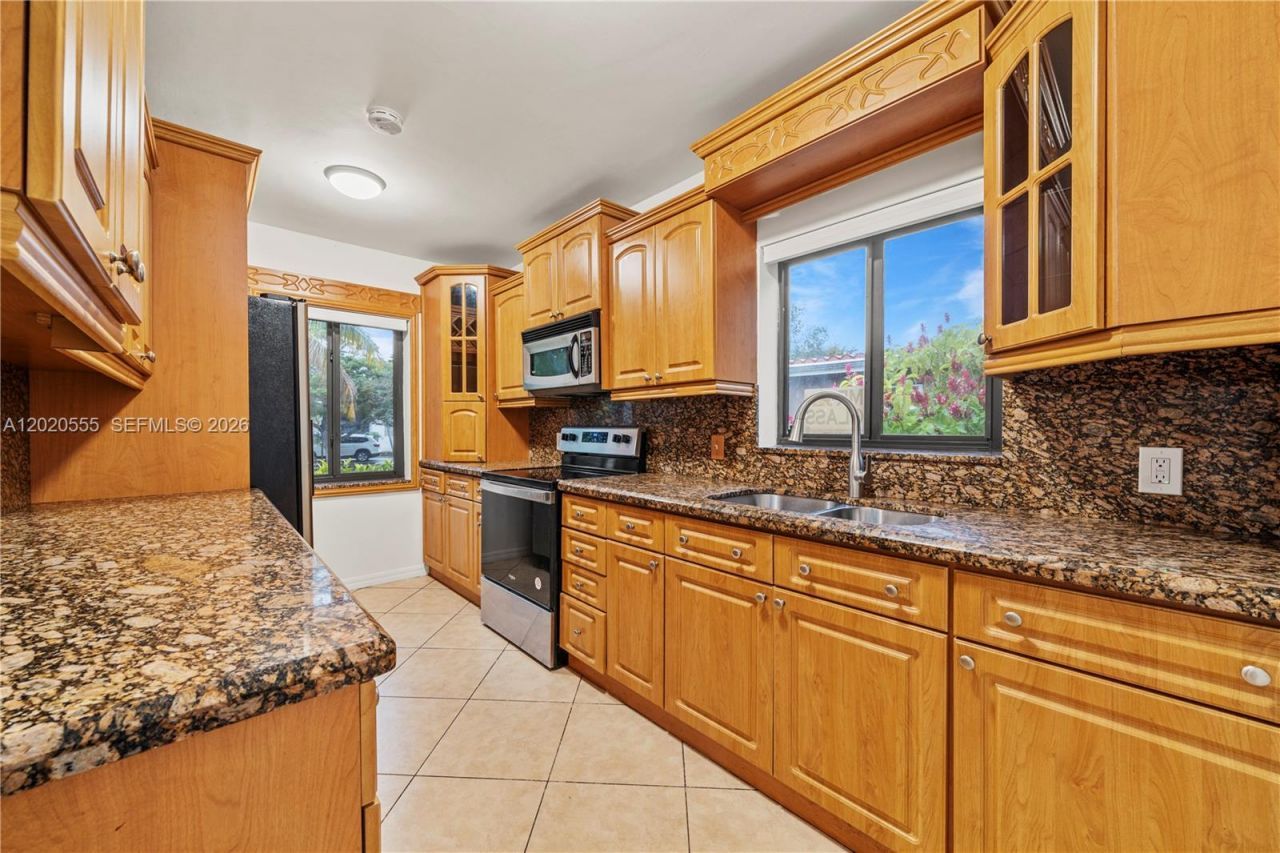 8311 SW 34th Ter, Unit 8311, Miami, FL 33155 Photo