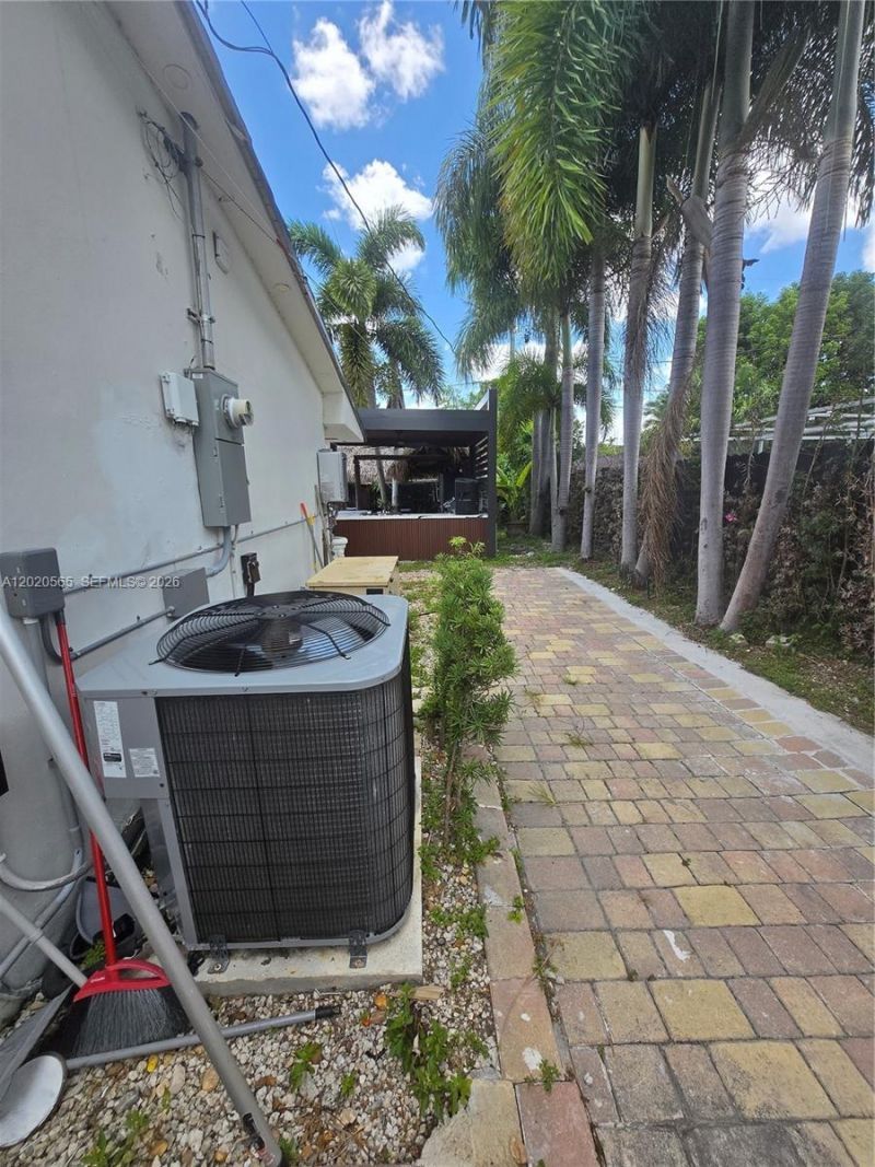 1730 SW 93rd Ct, Unit Efficiency, Miami, FL 33165 Photo