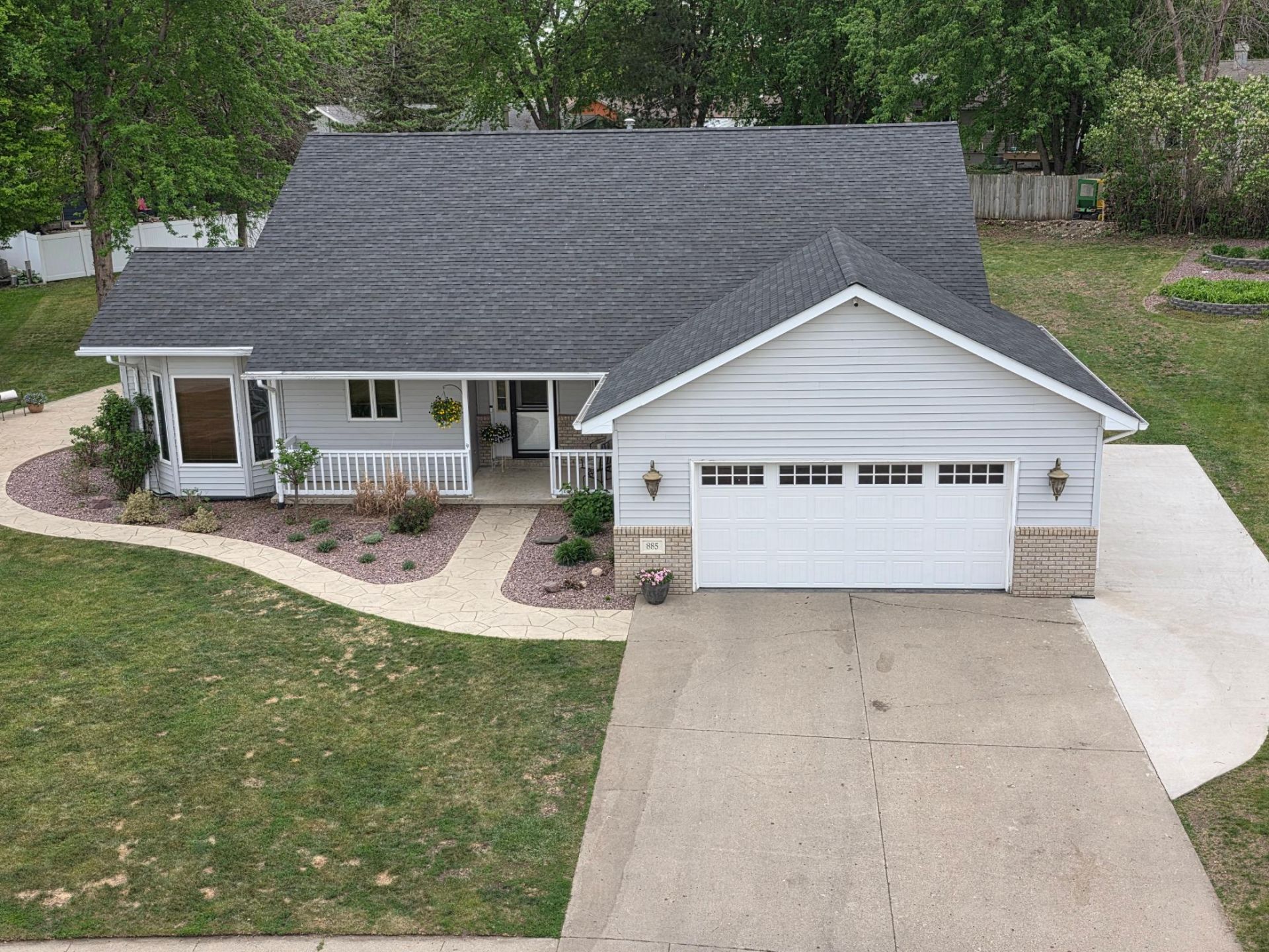 885 Briarwood Drive , Worthington, MN 56187