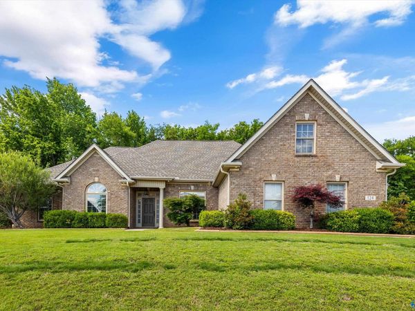 124 Pearle Cove Drive, Huntsville, AL 35806