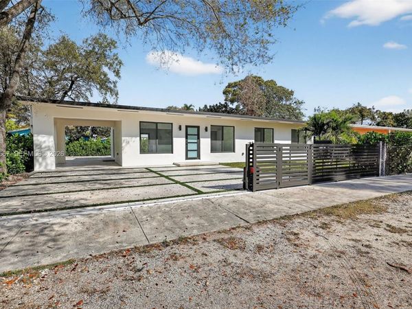 53 NW 68th St , Miami, FL 33150