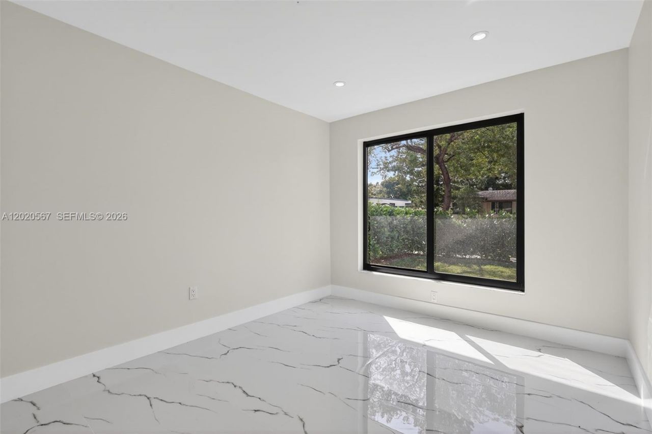 53 NW 68th St , Miami, FL 33150 Photo