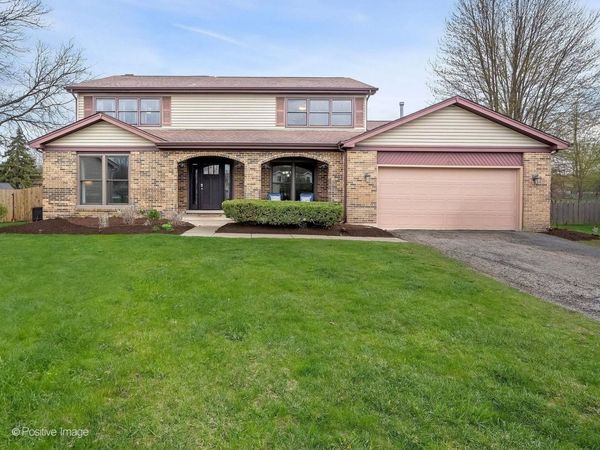 612 Stuart Drive , Carol Stream, IL 60188