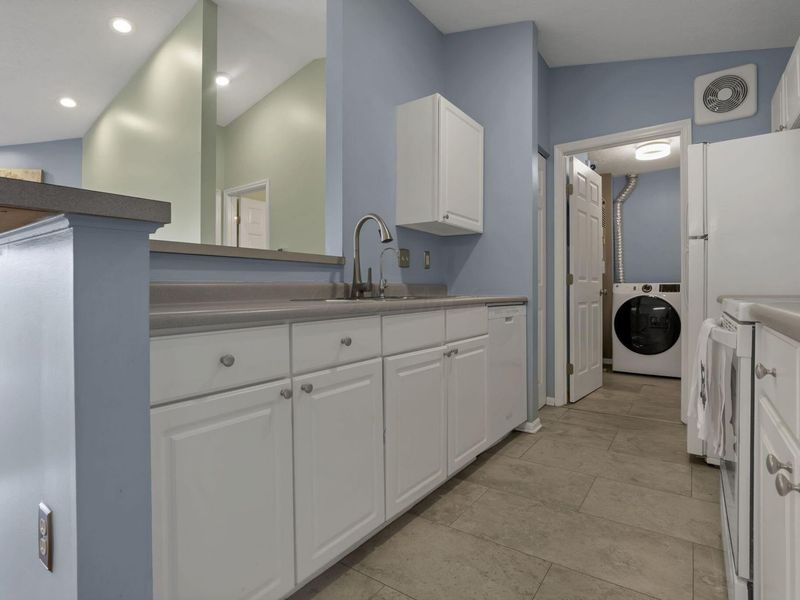 6789 Meadow Creek Drive , Unit 206, Columbus, OH 43235 Photo 11