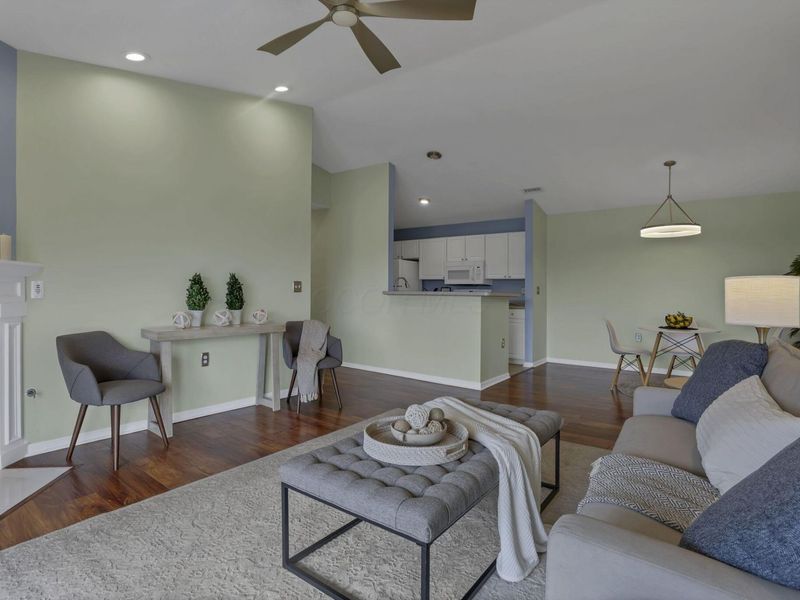 6789 Meadow Creek Drive , Unit 206, Columbus, OH 43235 Photo 4