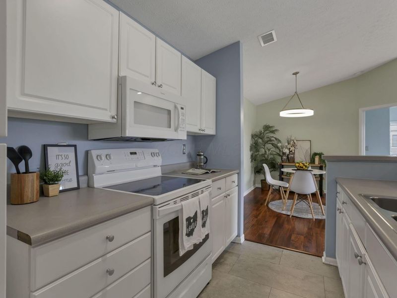 6789 Meadow Creek Drive , Unit 206, Columbus, OH 43235 Photo 9