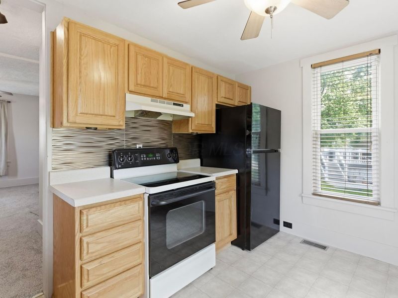 1062 S Broad Street , Lancaster, OH 43130 Photo 7