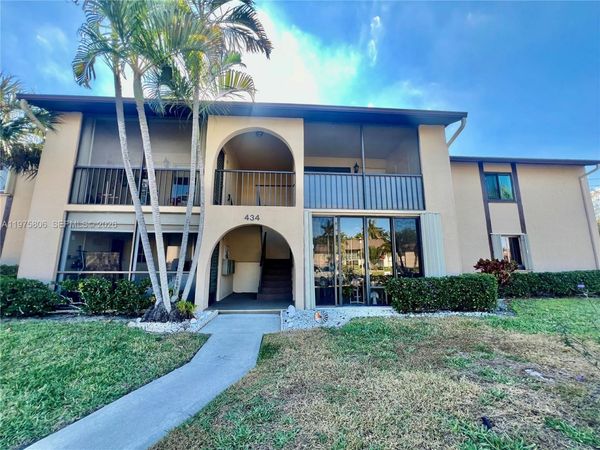 434 Pine Glen Ln, Unit A-1, Green Acres, FL 33463