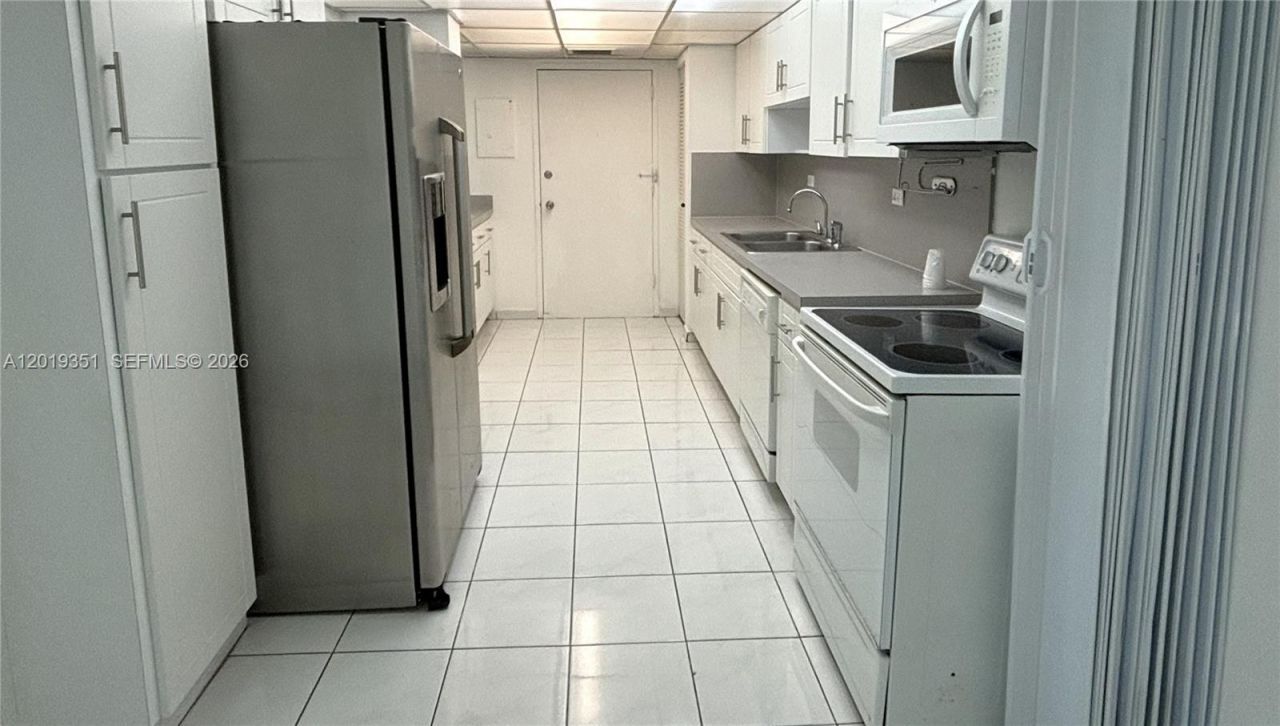 7135 Collins Ave , Unit 912, Miami Beach, FL 33141 Photo