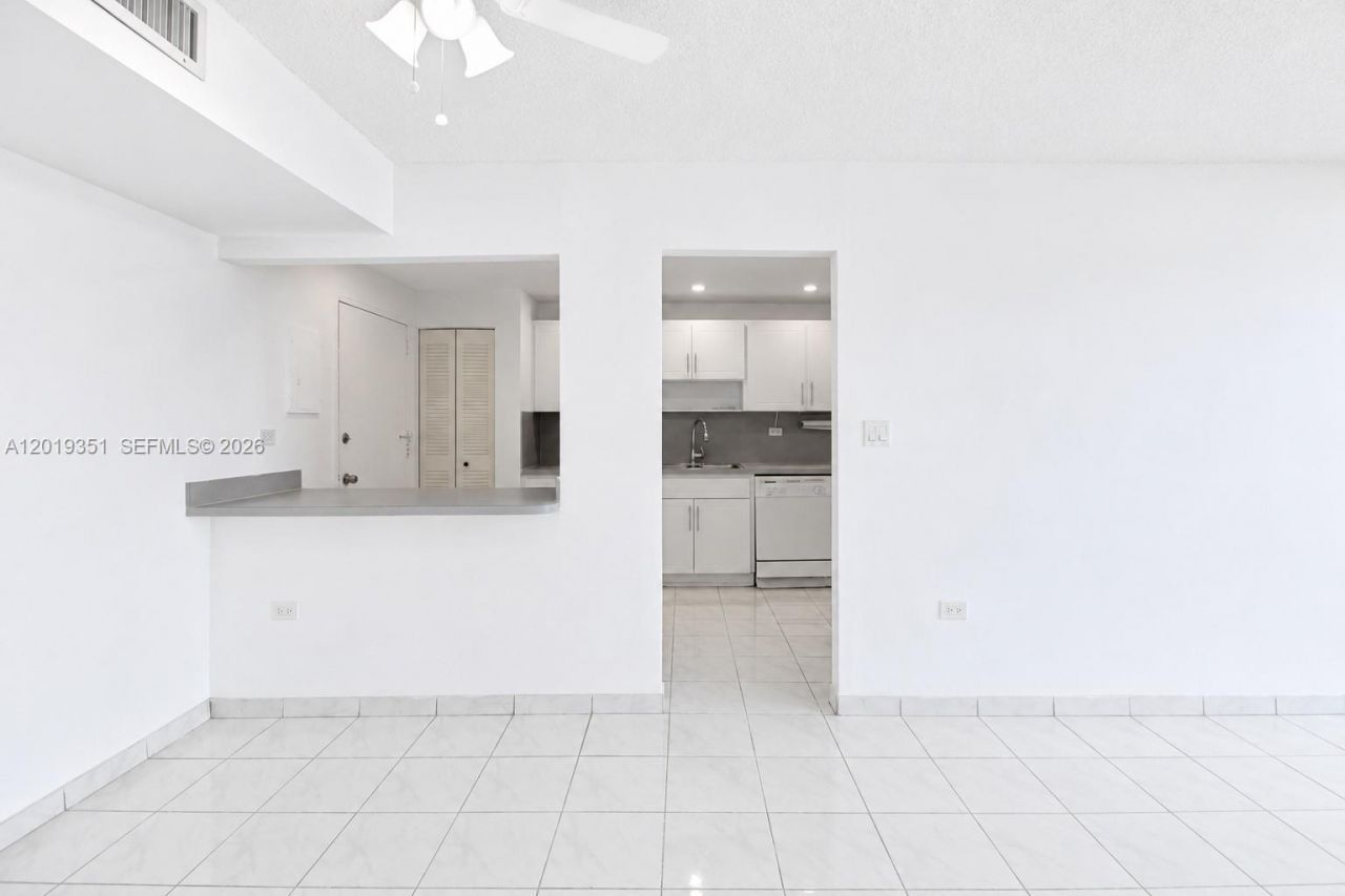 7135 Collins Ave , Unit 912, Miami Beach, FL 33141 Photo