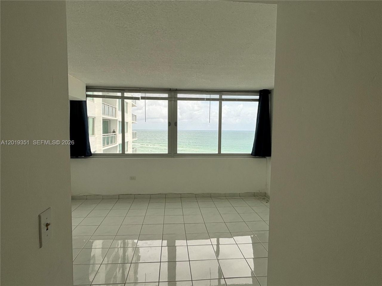7135 Collins Ave , Unit 912, Miami Beach, FL 33141 Photo