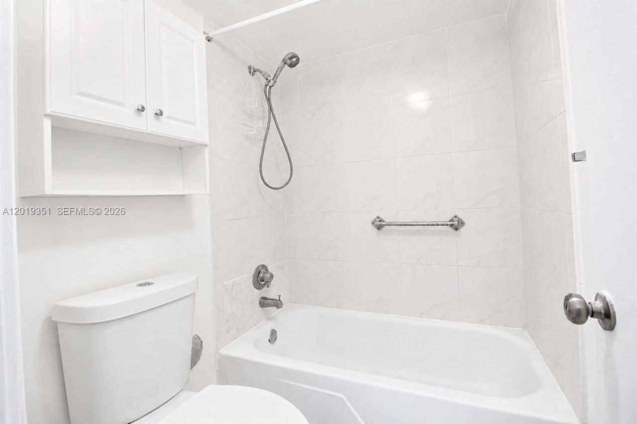 7135 Collins Ave , Unit 912, Miami Beach, FL 33141 Photo