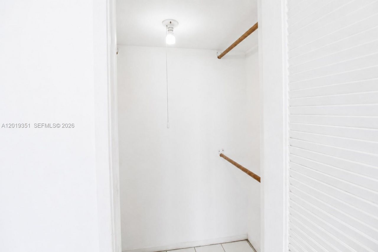 7135 Collins Ave , Unit 912, Miami Beach, FL 33141 Photo