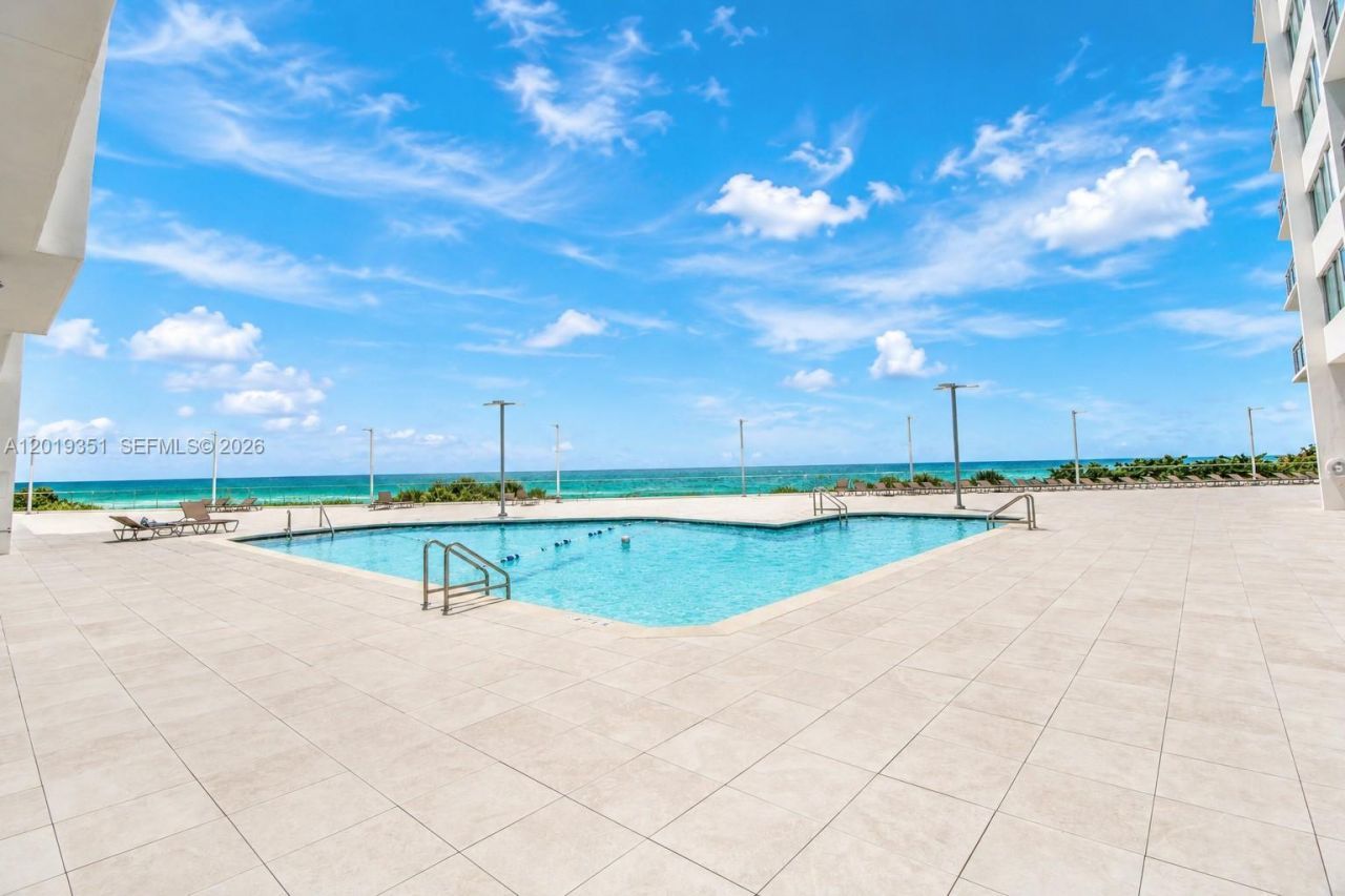 7135 Collins Ave , Unit 912, Miami Beach, FL 33141 Photo