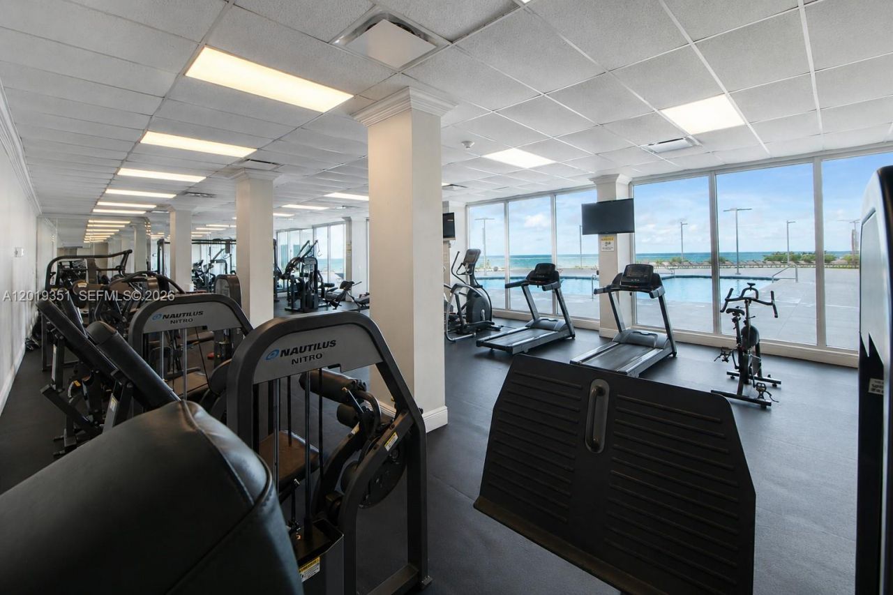7135 Collins Ave , Unit 912, Miami Beach, FL 33141 Photo