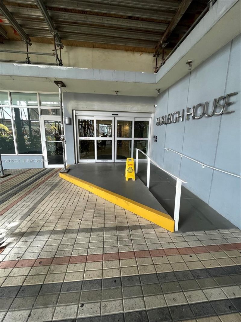 7135 Collins Ave , Unit 912, Miami Beach, FL 33141 Photo