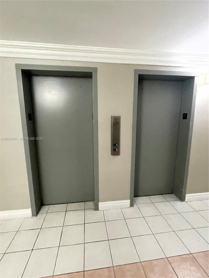 7135 Collins Ave , Unit 912, Miami Beach, FL 33141 Photo