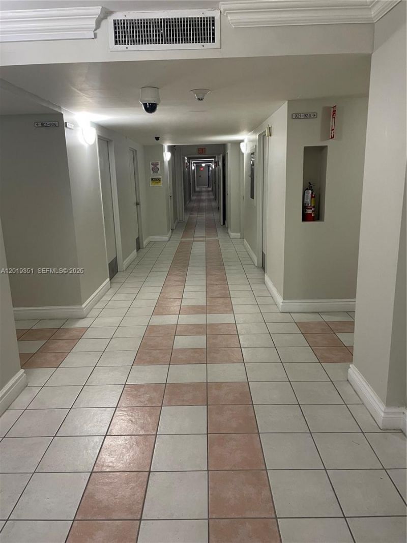 7135 Collins Ave , Unit 912, Miami Beach, FL 33141 Photo