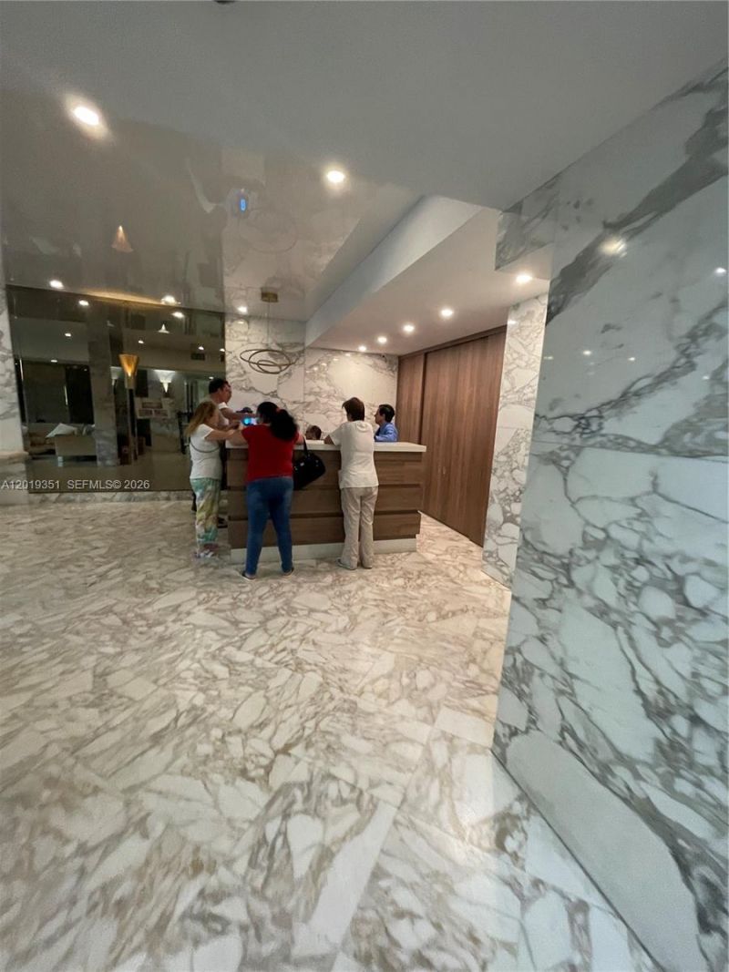 7135 Collins Ave , Unit 912, Miami Beach, FL 33141 Photo