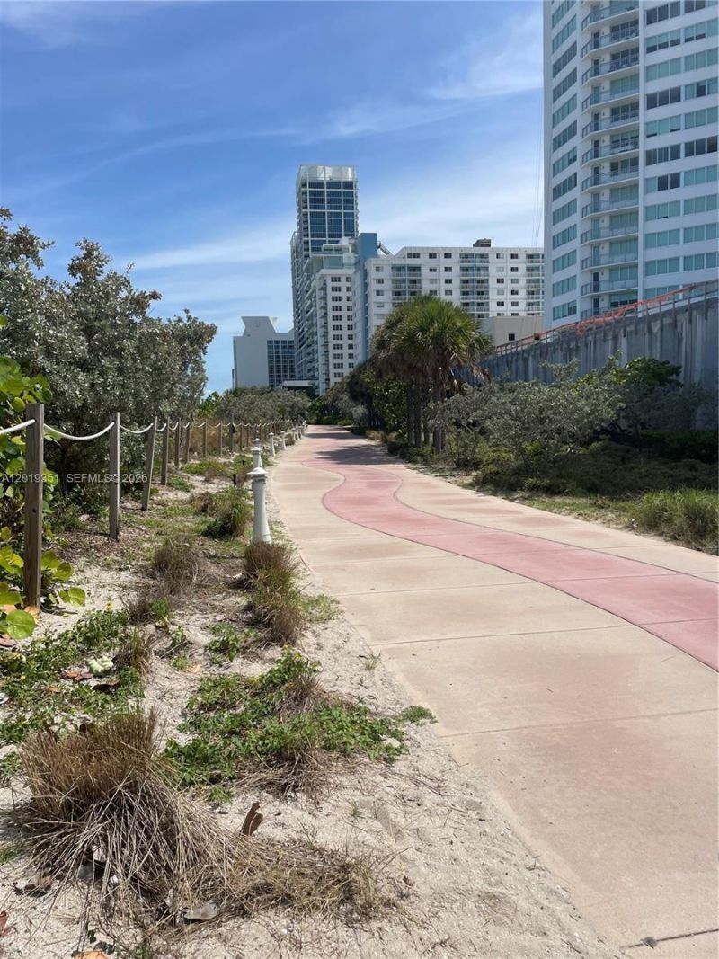 7135 Collins Ave , Unit 912, Miami Beach, FL 33141 Photo
