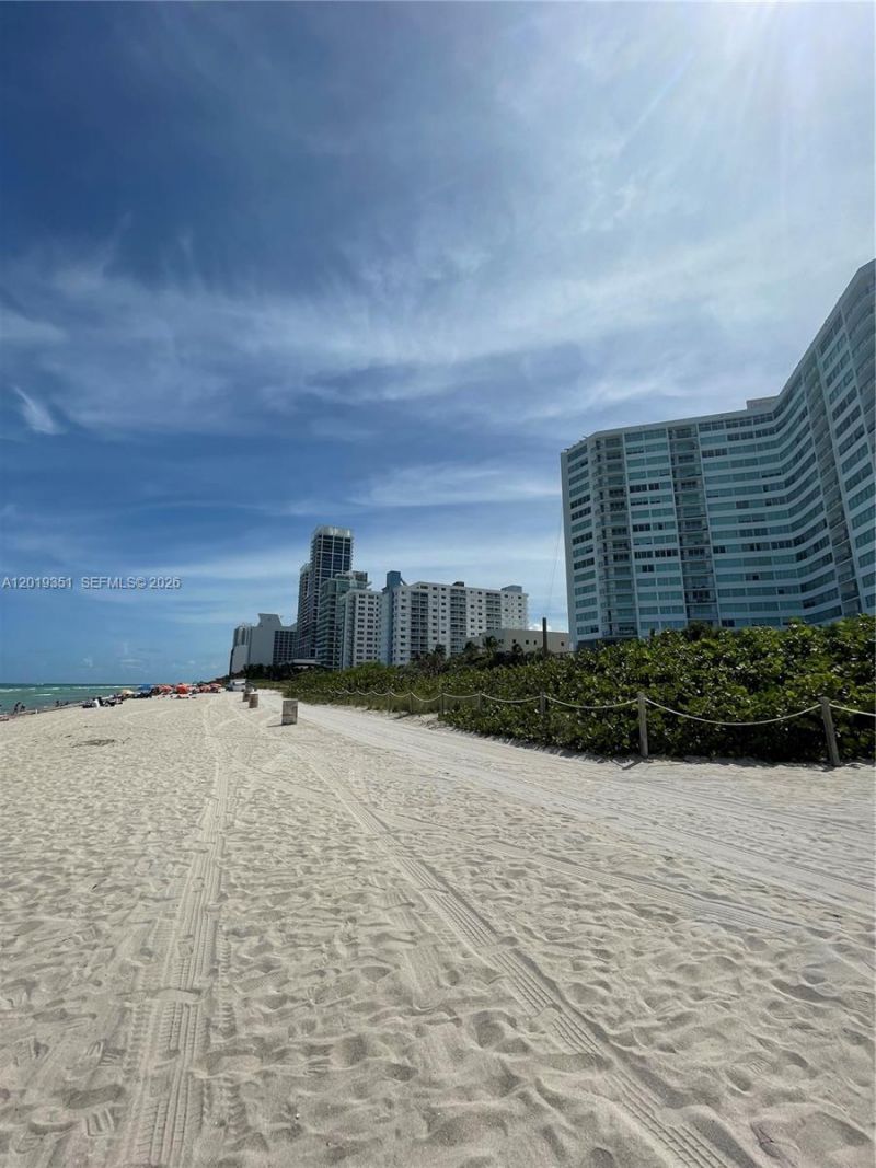 7135 Collins Ave , Unit 912, Miami Beach, FL 33141 Photo
