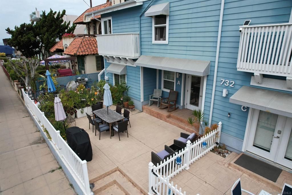 732 Deal Court, Unit #A, San Diego, CA 92109 Main Photo