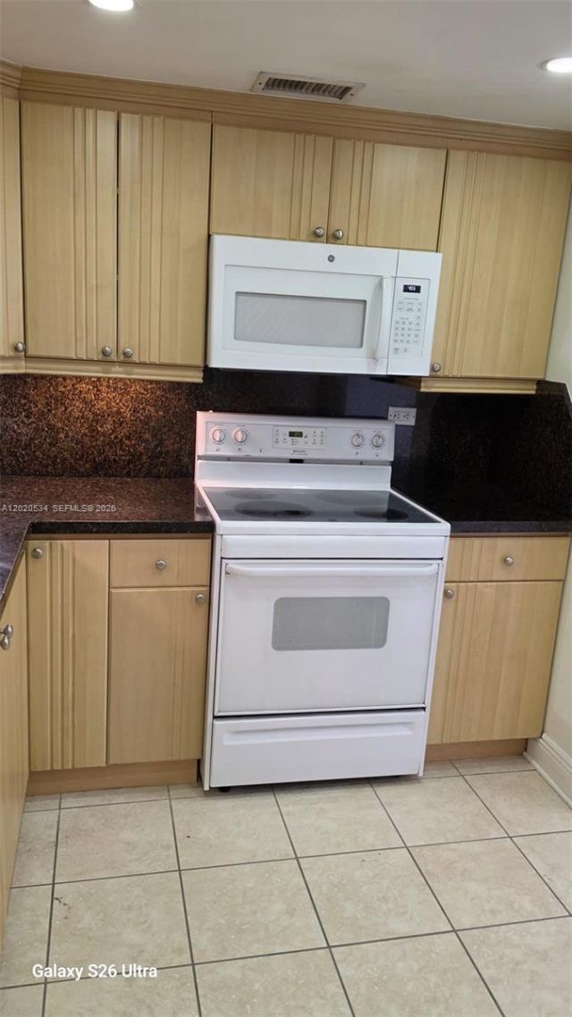 8107 SW 72nd Ave , Unit 423E, Miami, FL 33143 Photo
