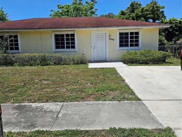 15700 NW 37th Pl , Miami Gardens, FL 33054