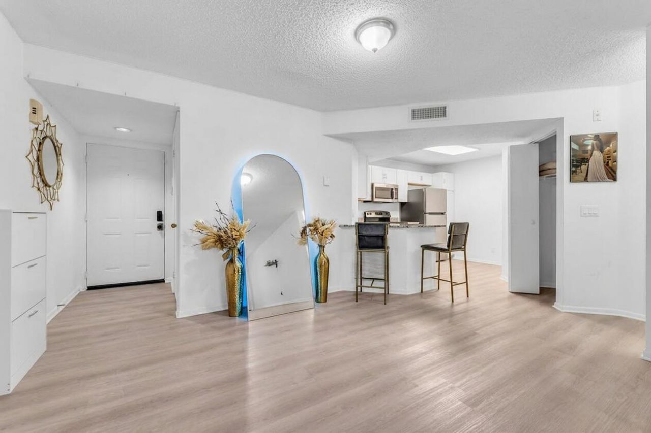 8721 Wiles Road, Unit 103, Coral Springs, FL 33067 Photo