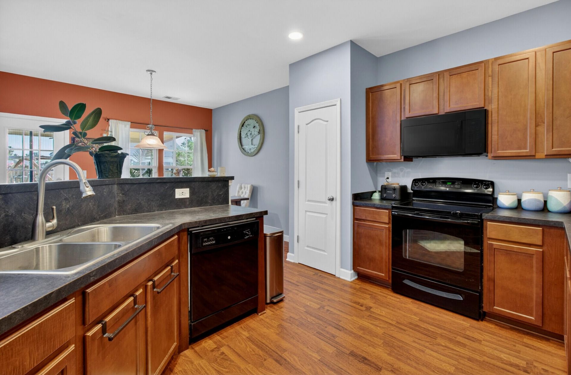 1204 Briar Rose Lane Photo 9
