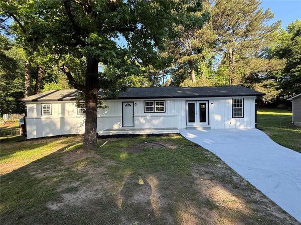 8591 Chestnut Lane , Lithia Springs, GA 30122
