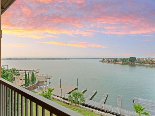 98 Island DR, Unit 34, Horseshoe Bay, TX 78657
