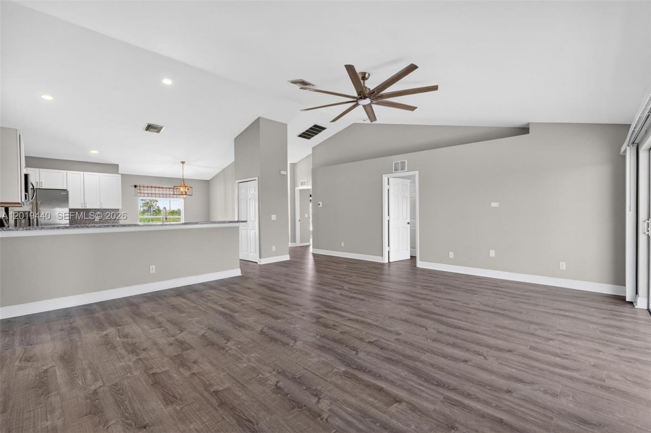 409 NE 25th Ter, Cape Coral, FL 33909 Photo